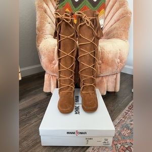 Minnetonka knee high lace up boots 1422